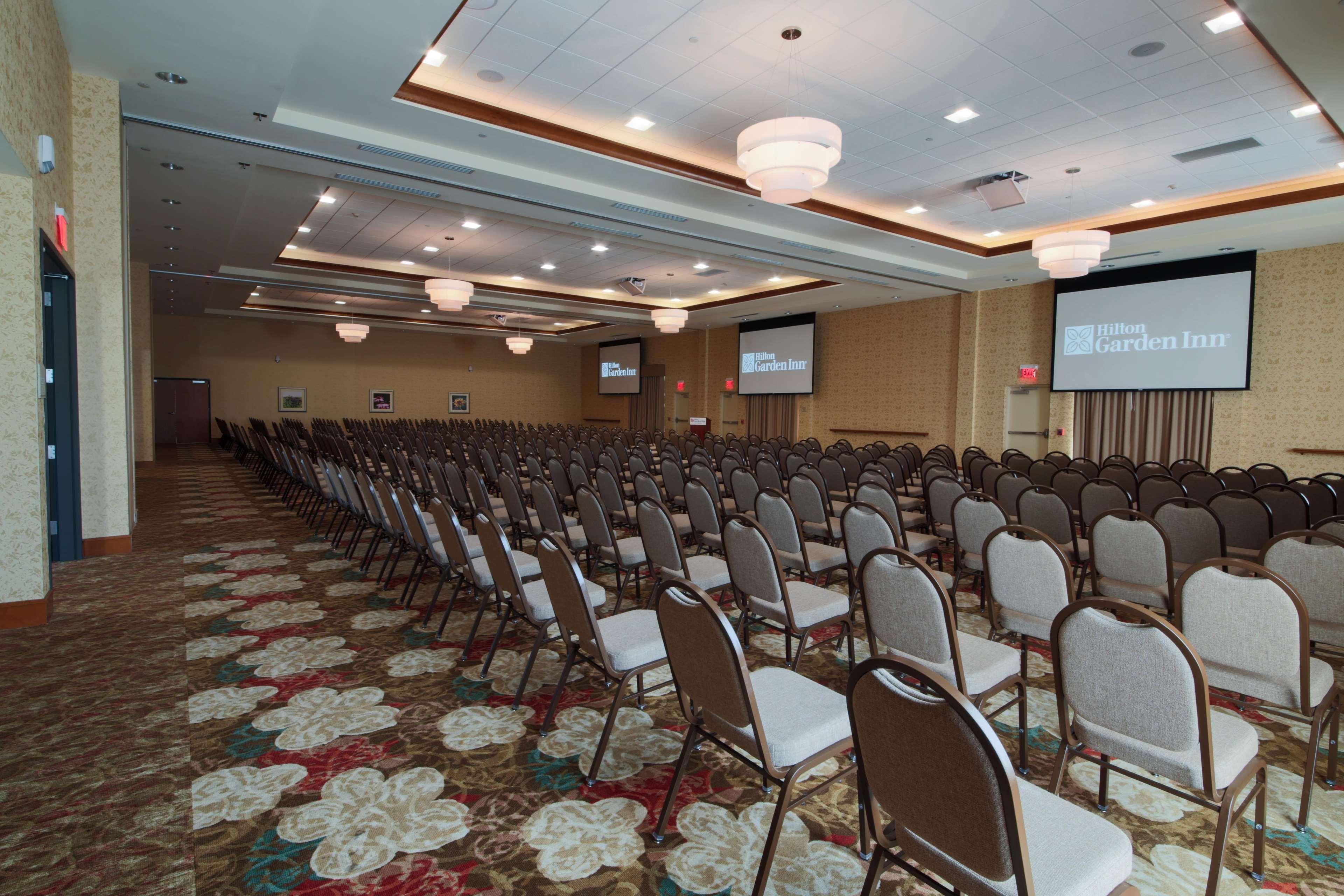 Hilton Garden Inn Cedar Falls Conference Center Buitenkant foto