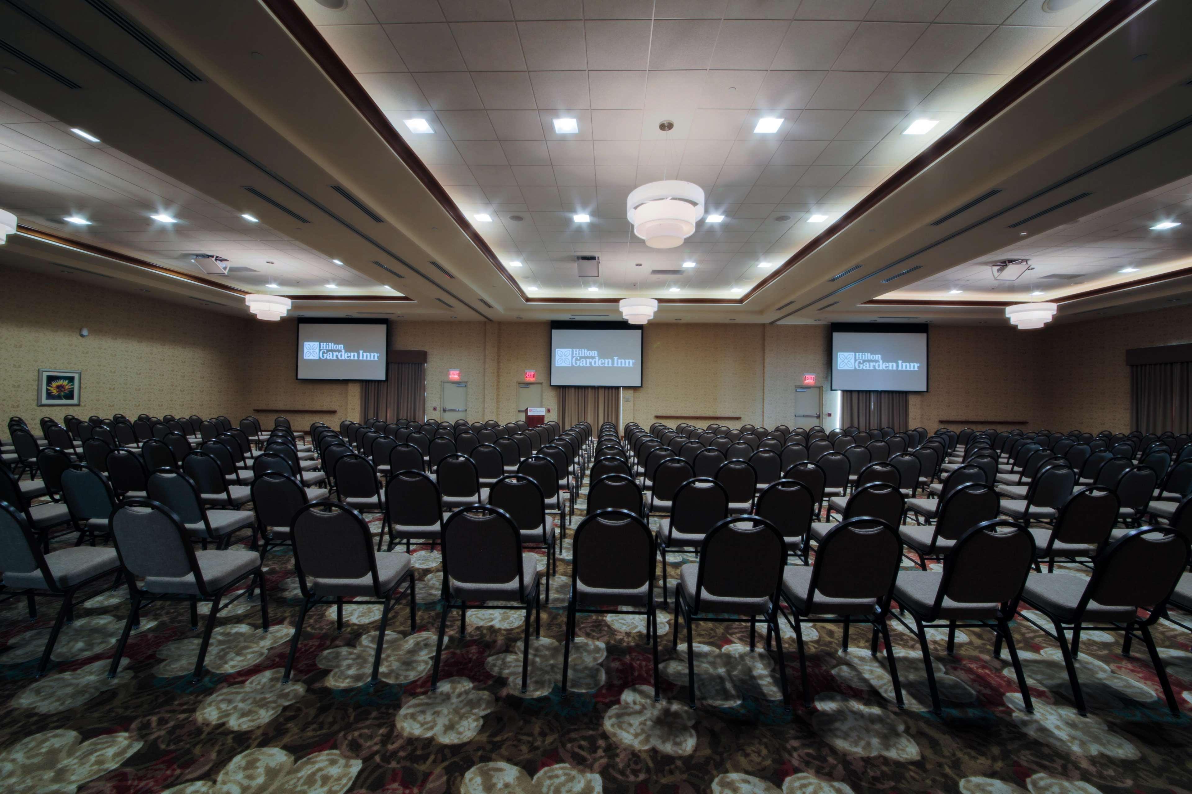 Hilton Garden Inn Cedar Falls Conference Center Buitenkant foto