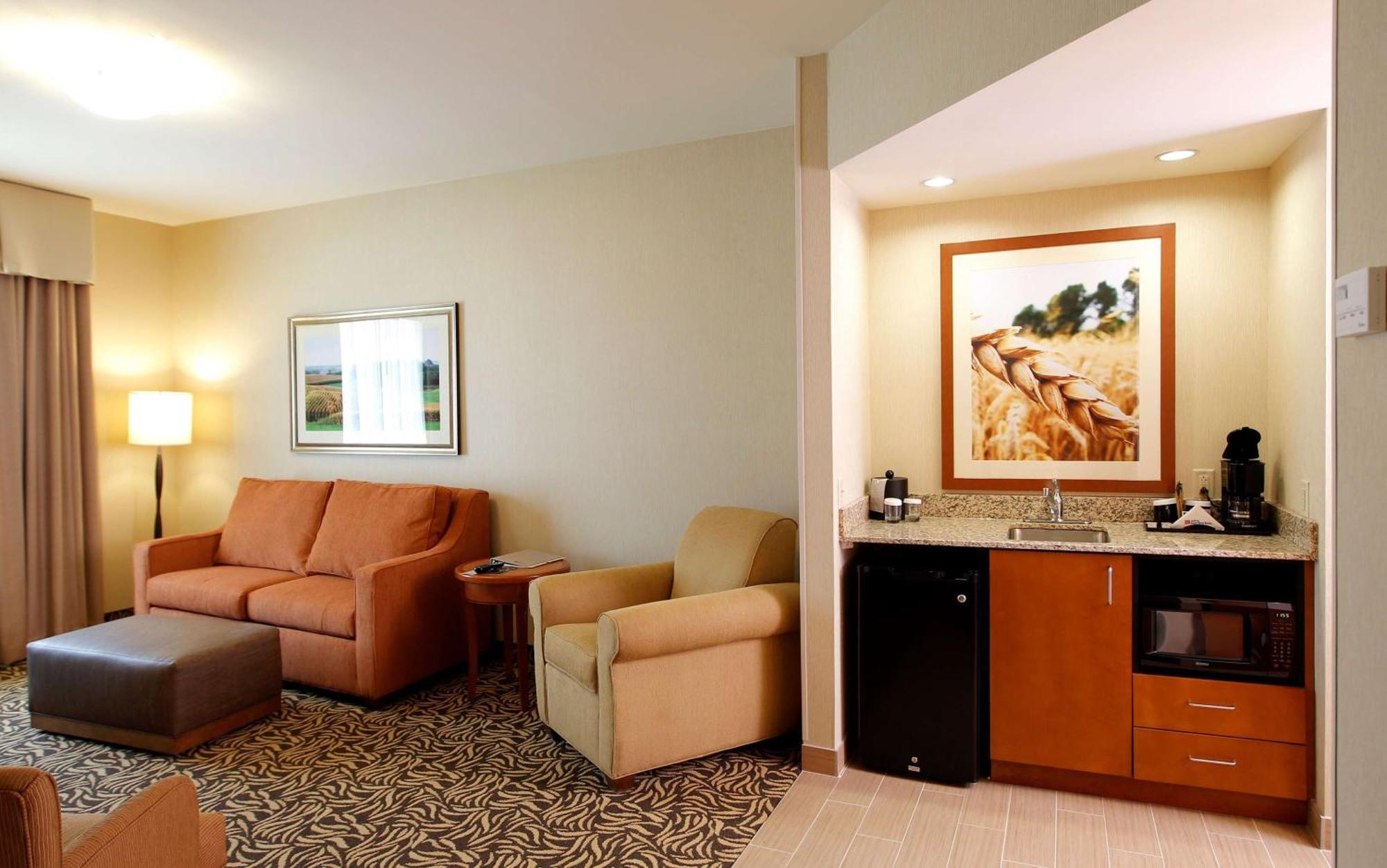 Hilton Garden Inn Cedar Falls Conference Center Buitenkant foto