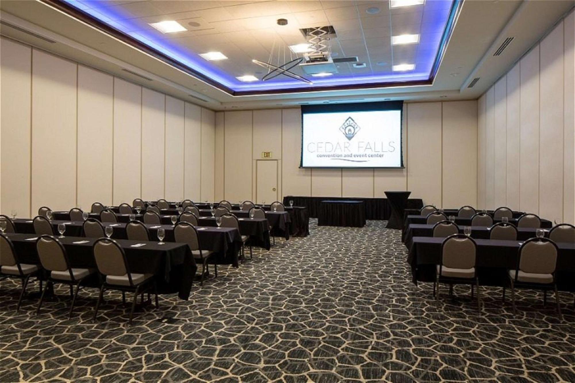 Hilton Garden Inn Cedar Falls Conference Center Buitenkant foto