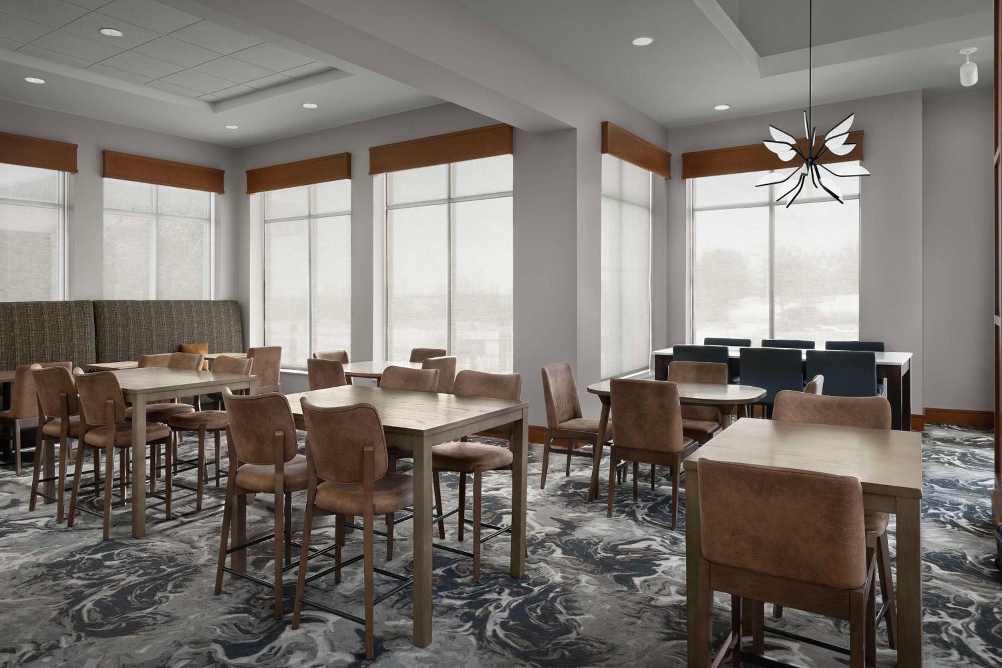 Hilton Garden Inn Cedar Falls Conference Center Buitenkant foto