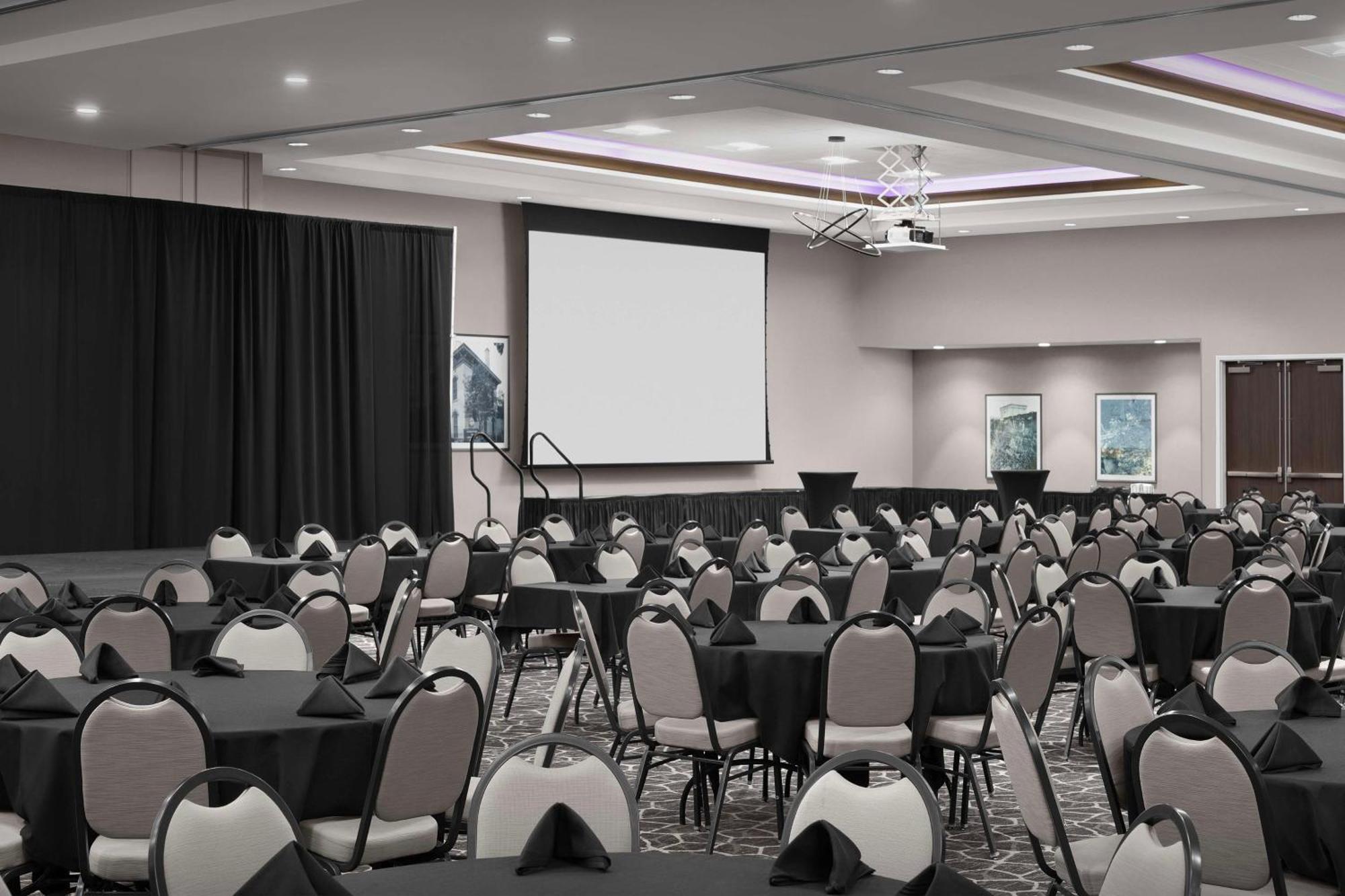 Hilton Garden Inn Cedar Falls Conference Center Buitenkant foto